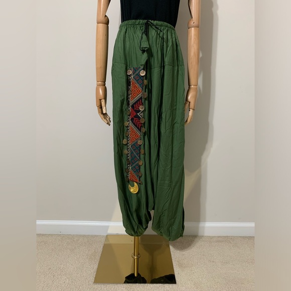 Green Triangles Hobo Tatreez Sherwal Baggy Pants - Picture 4 of 17